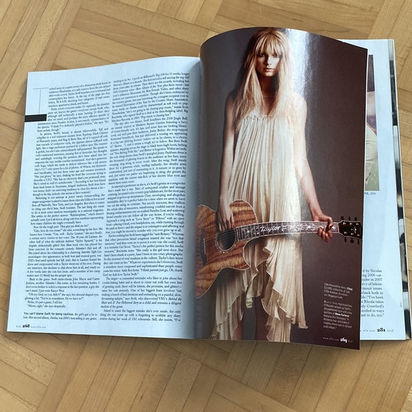 RARE Taylor Swift ELLE magazine cover - April 2010 - Speak Now Era 💜 - Picture 5 of 7